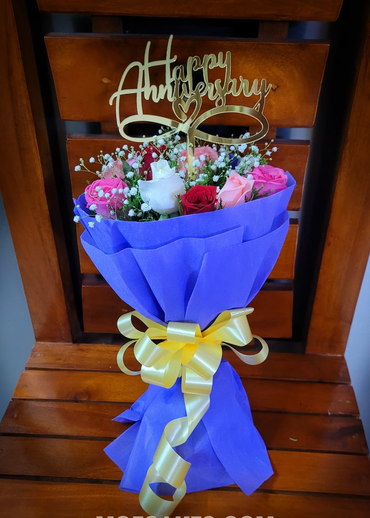 Mix Roses Bouquet with Happy Anniversary Topper