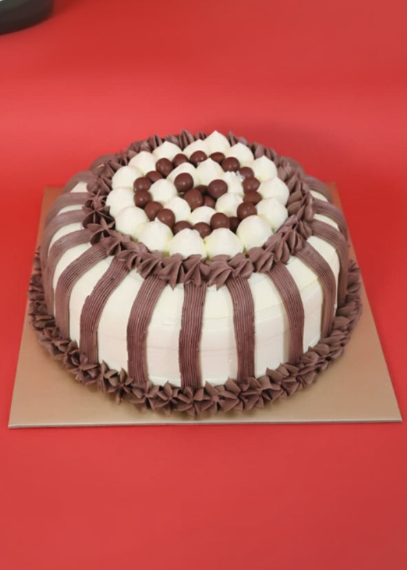 Chocolate Dome Cake – 1kg