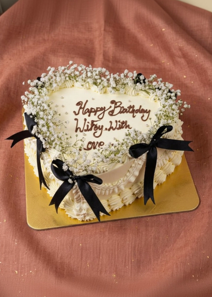 Vintage heartshape cake