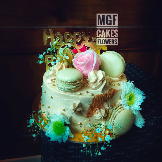 Premium cake with Macrons half kg